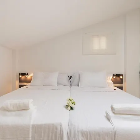 New Penthouse Gr3- Flat In Center With Cozy Terrace *